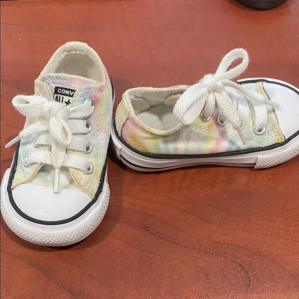 Converse Kids' Tie-Dye Canvas Low Top Sneakers size 4t - White